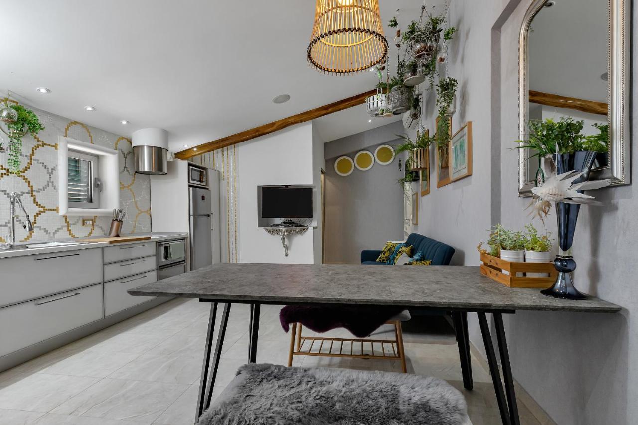 Apartments L & F Макарска Екстериор снимка